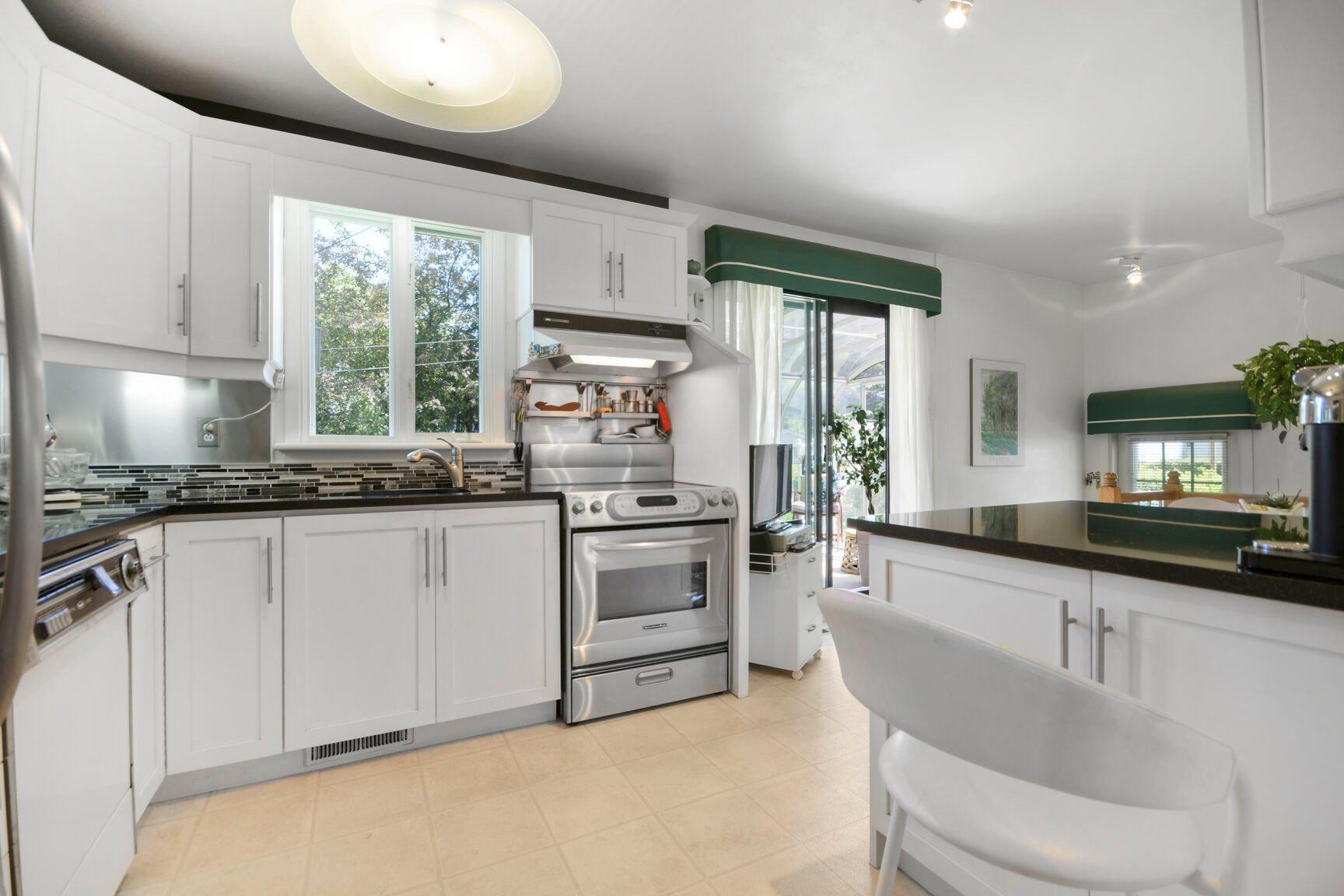 









3516


Rue Isabelle

,
Laval (Fabreville),




QC
H7P3N6

