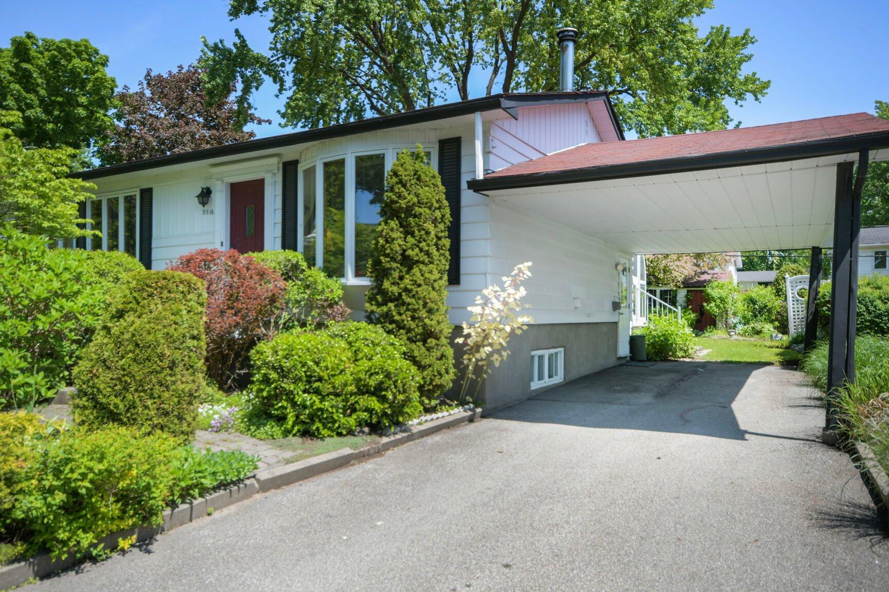 









3516


Rue Isabelle

,
Laval (Fabreville),




QC
H7P3N6

