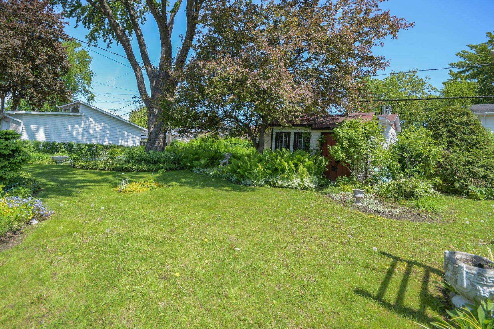 









3516


Rue Isabelle

,
Laval (Fabreville),




QC
H7P3N6

