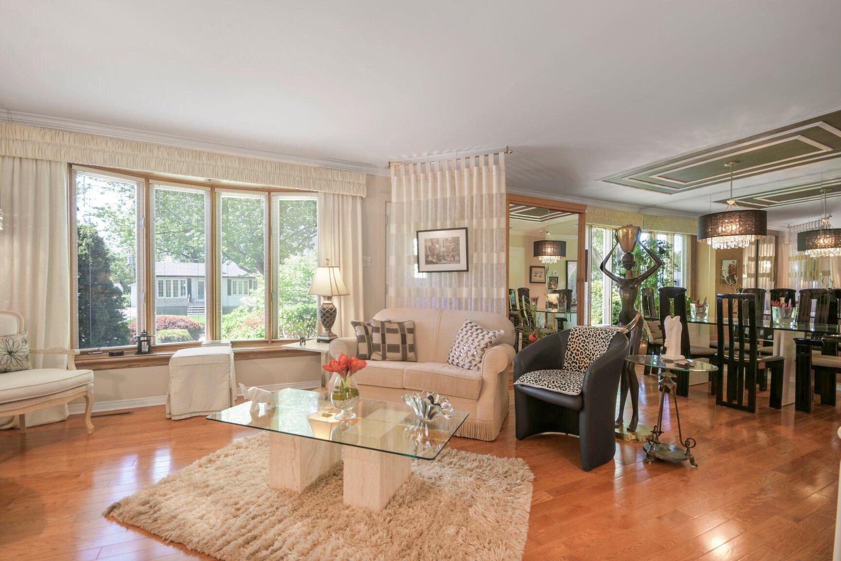 









3516


Rue Isabelle

,
Laval (Fabreville),




QC
H7P3N6

