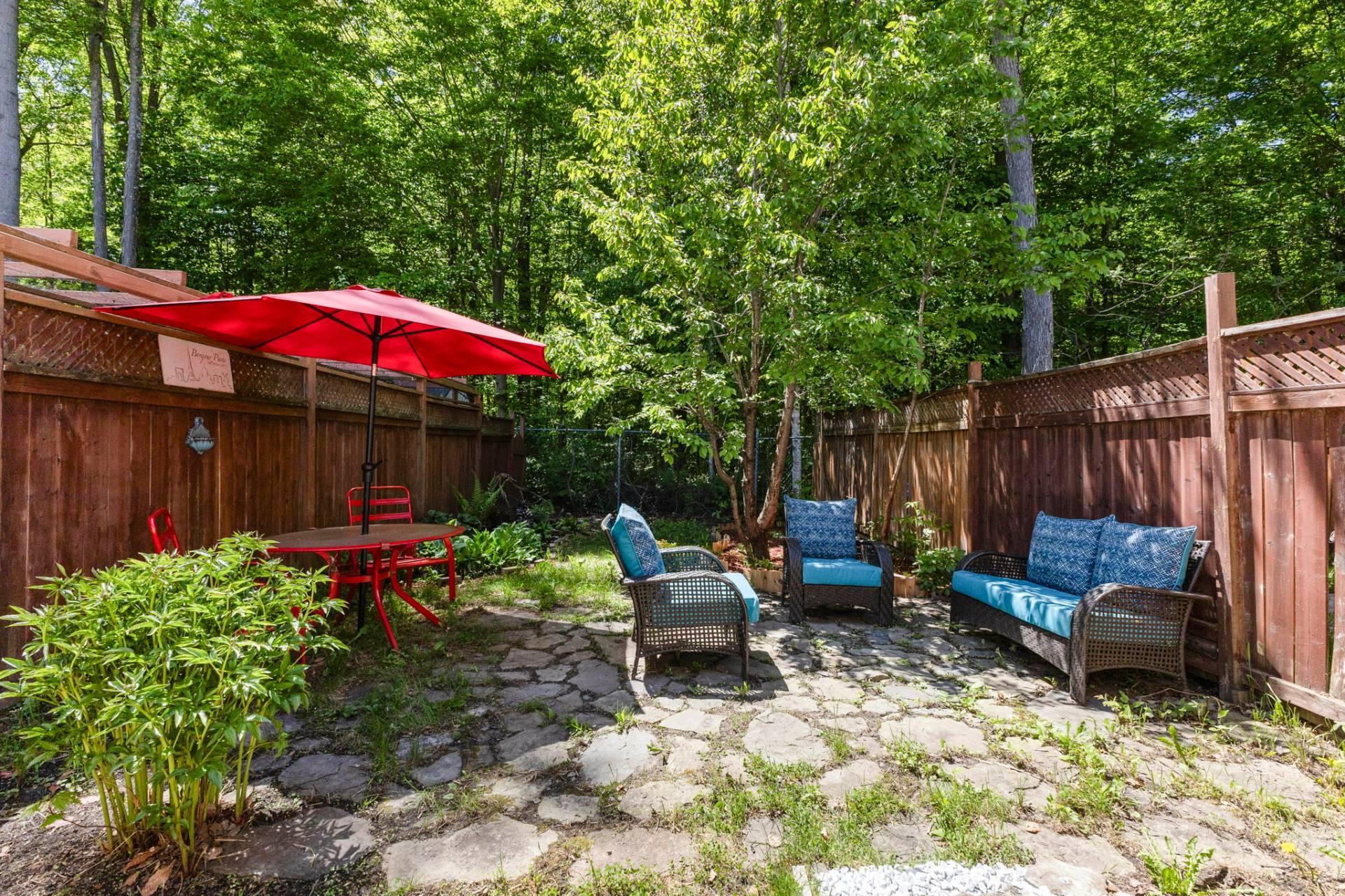 









5


Rue des Tourterelles

,
Gatineau (Hull),




QC
J9A3T3

