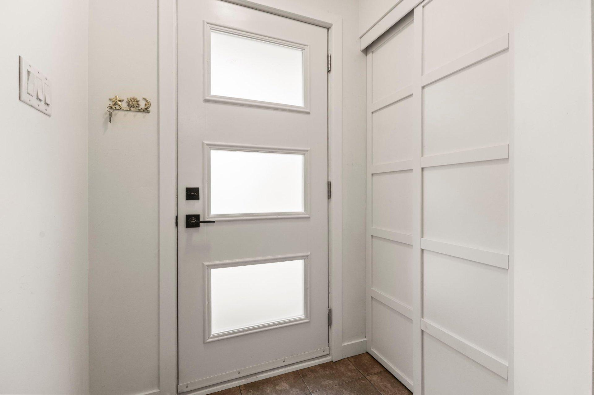 









5


Rue des Tourterelles

,
Gatineau (Hull),




QC
J9A3T3

