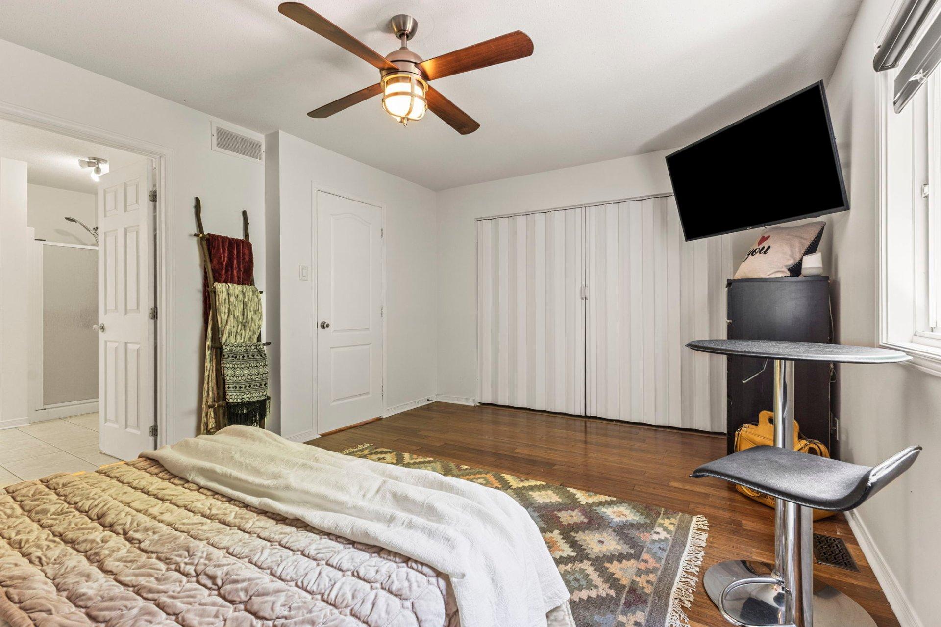 









5


Rue des Tourterelles

,
Gatineau (Hull),




QC
J9A3T3

