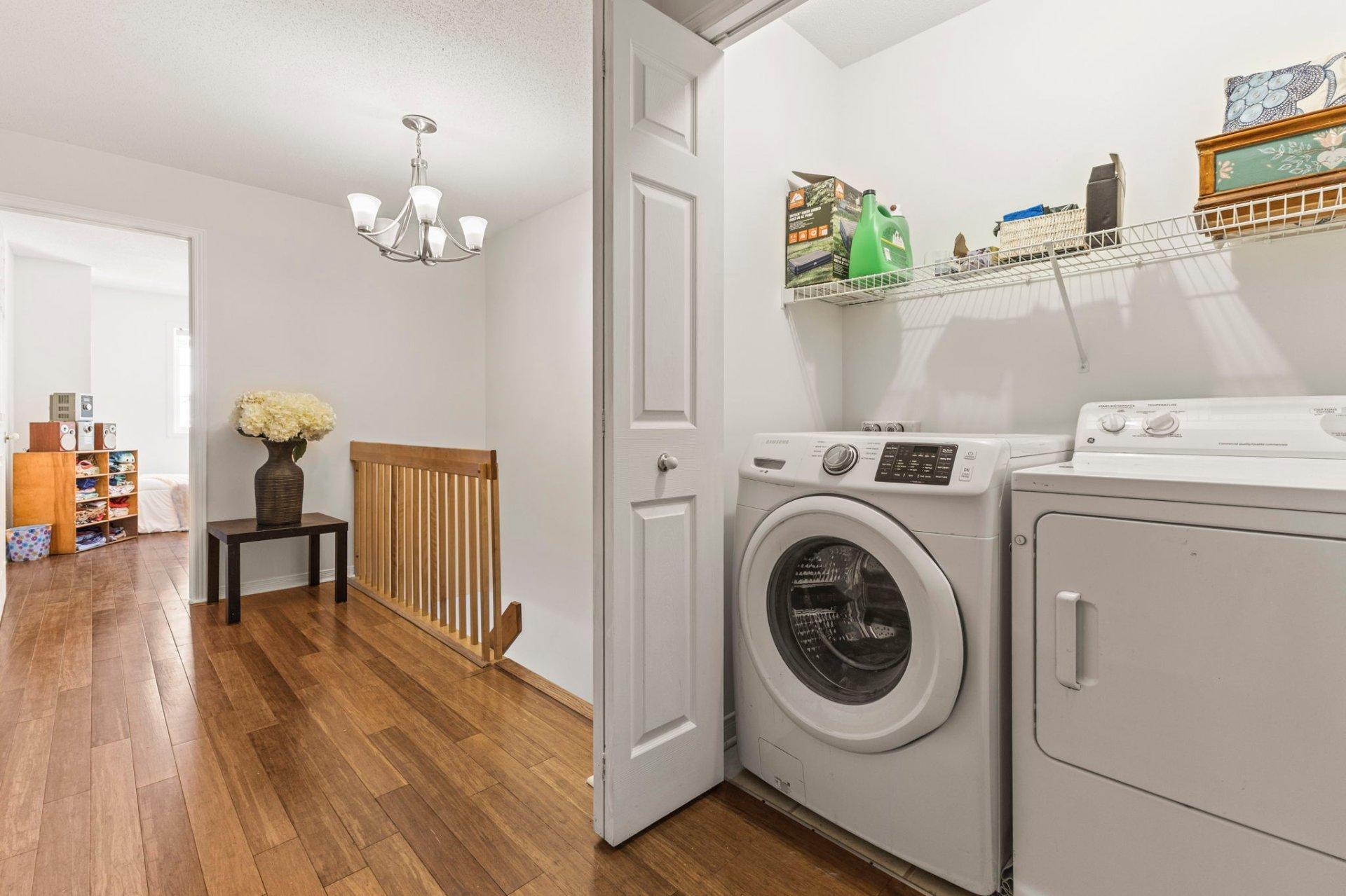 









5


Rue des Tourterelles

,
Gatineau (Hull),




QC
J9A3T3

