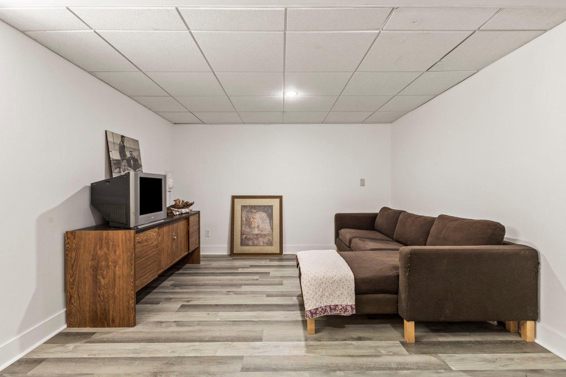 









5


Rue des Tourterelles

,
Gatineau (Hull),




QC
J9A3T3

