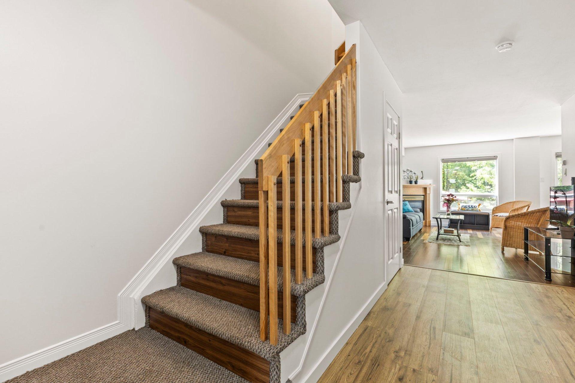 









5


Rue des Tourterelles

,
Gatineau (Hull),




QC
J9A3T3

