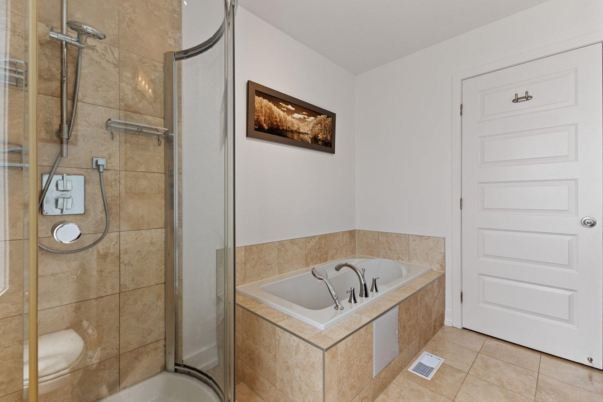 









7


Imp. de Charlesbourg

,
Cantley,




QC
J8V3M7

