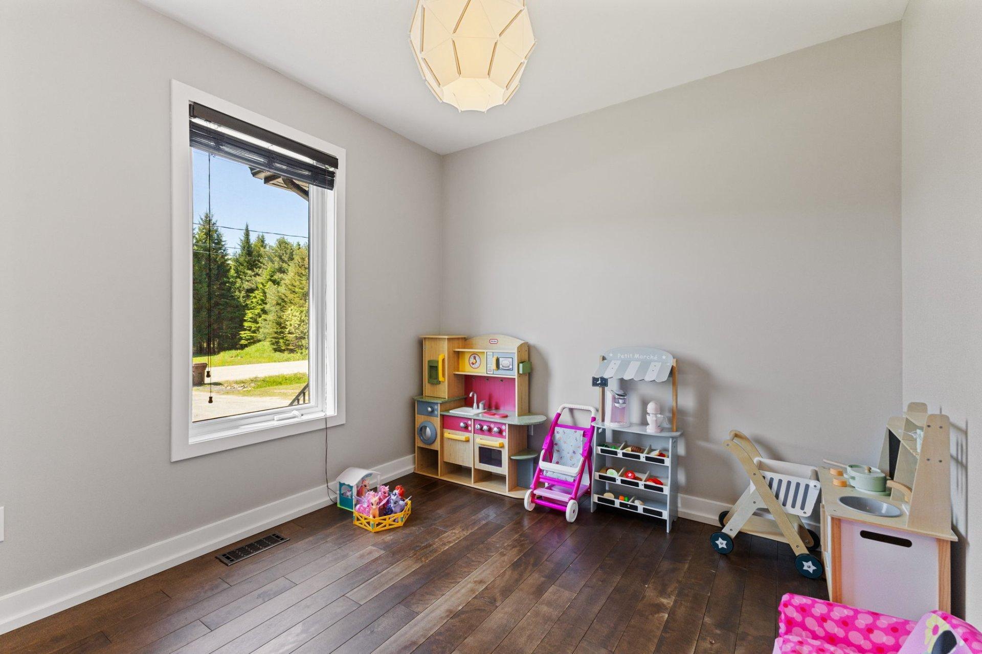 









7


Imp. de Charlesbourg

,
Cantley,




QC
J8V3M7

