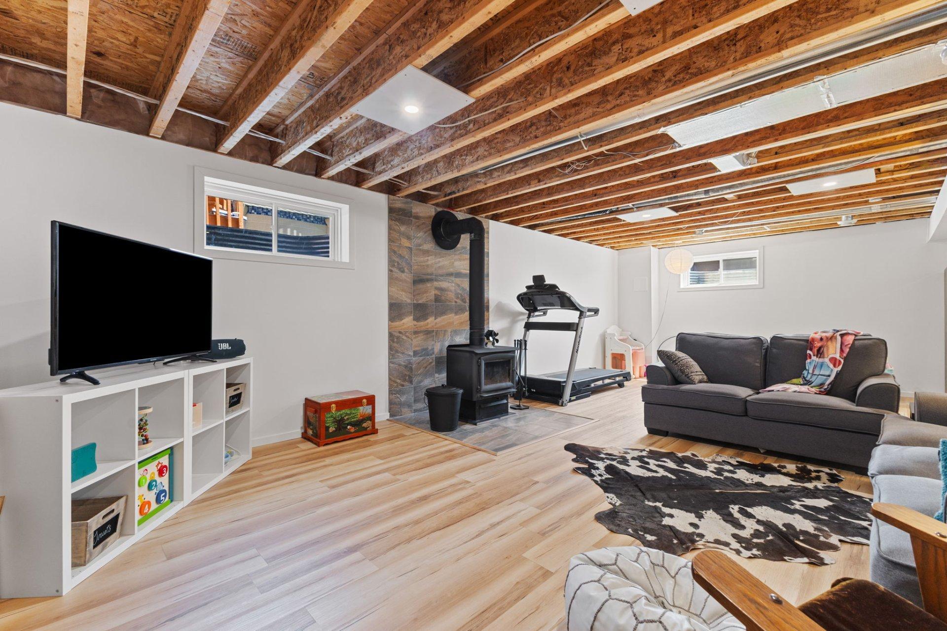 









7


Imp. de Charlesbourg

,
Cantley,




QC
J8V3M7

