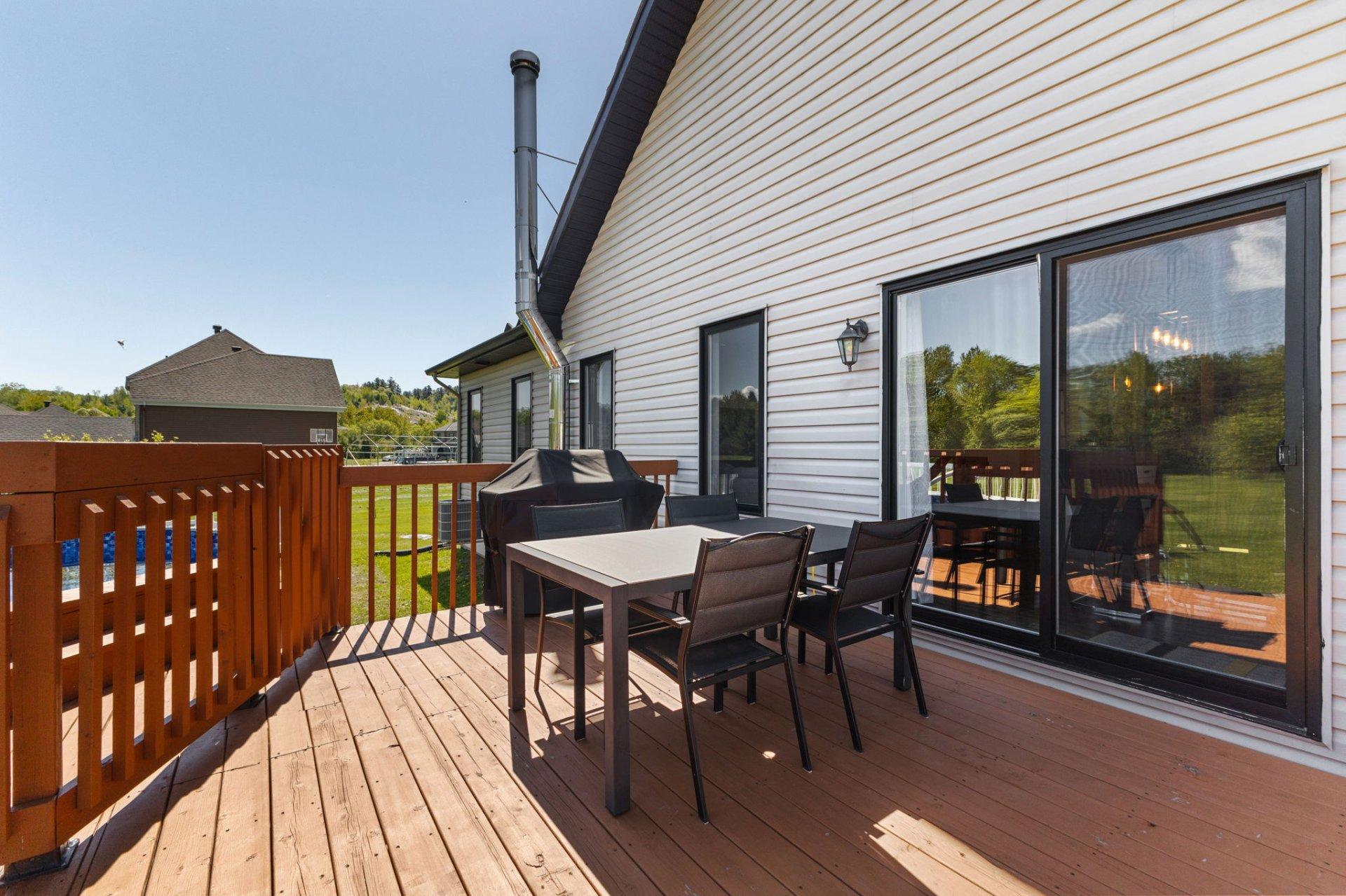 









7


Imp. de Charlesbourg

,
Cantley,




QC
J8V3M7

