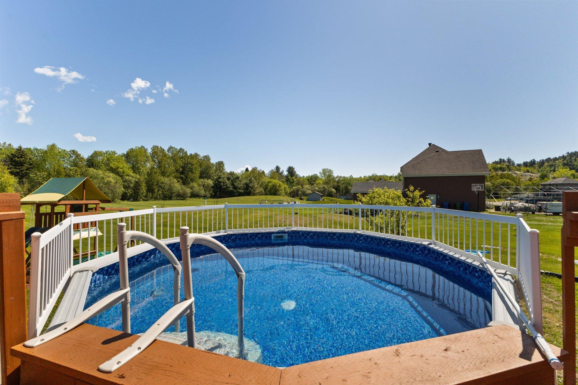 









7


Imp. de Charlesbourg

,
Cantley,




QC
J8V3M7

