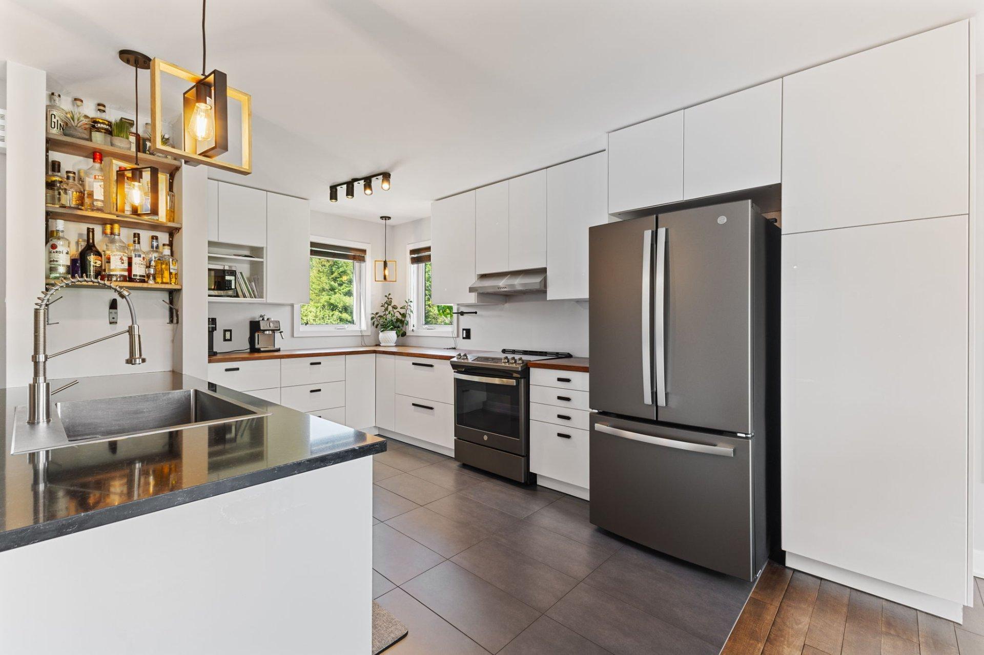 









7


Imp. de Charlesbourg

,
Cantley,




QC
J8V3M7

