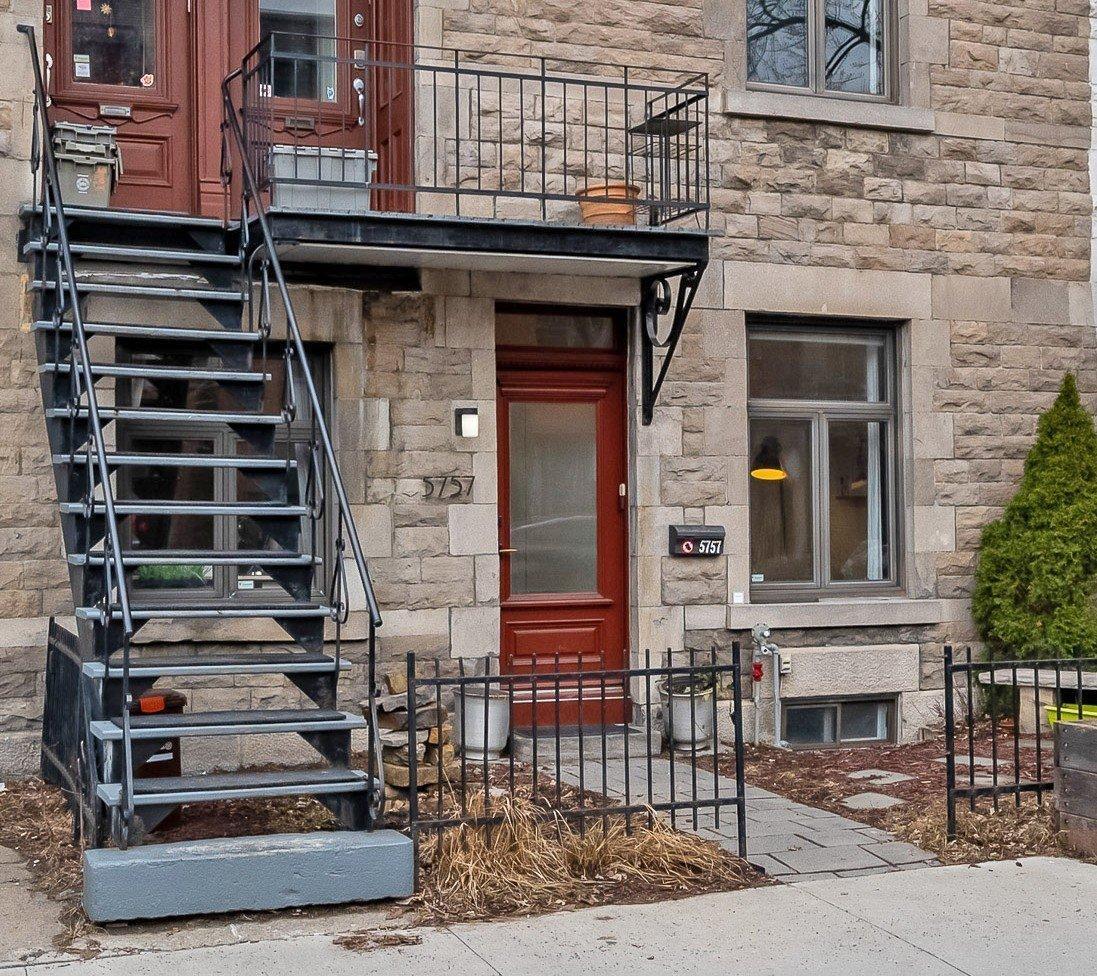 









5757


Rue Clark

,
Montréal (Le Plateau-Mont-Royal),




QC
H2T2V5

