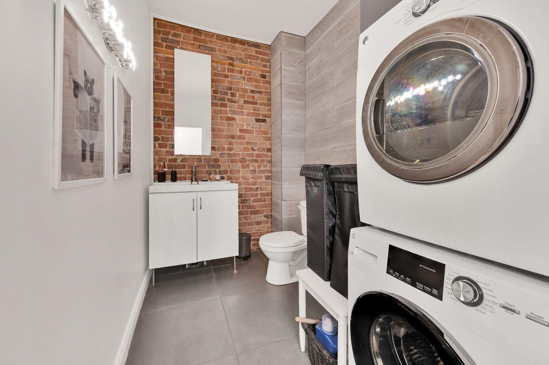 









5757


Rue Clark

,
Montréal (Le Plateau-Mont-Royal),




QC
H2T2V5

