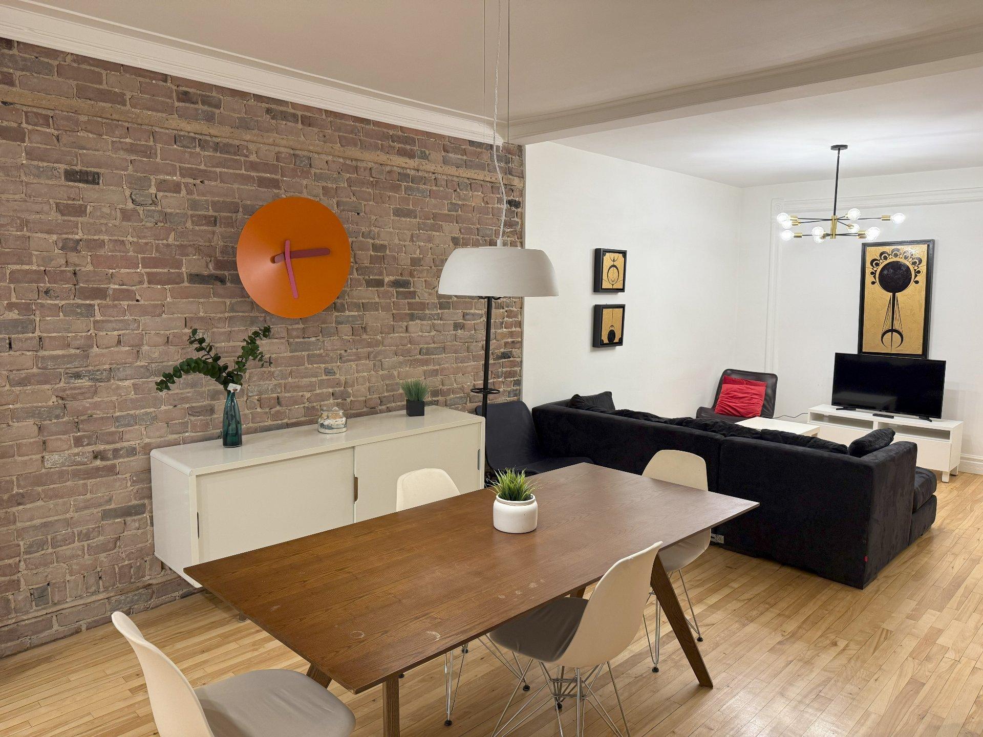 









5757


Rue Clark

,
Montréal (Le Plateau-Mont-Royal),




QC
H2T2V5

