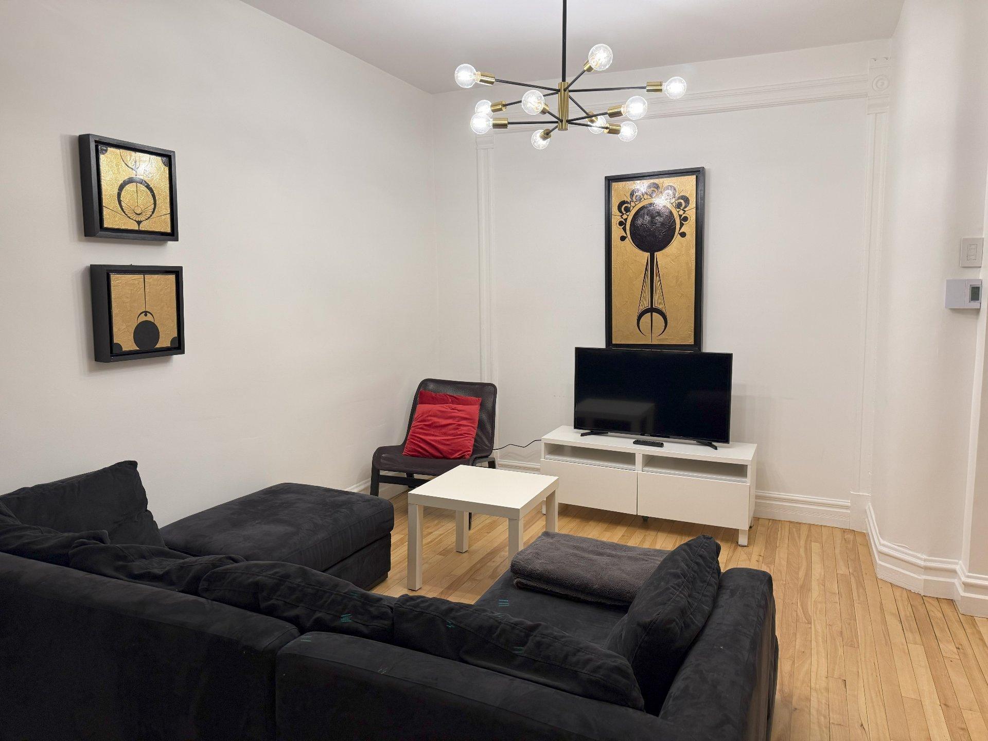 









5757


Rue Clark

,
Montréal (Le Plateau-Mont-Royal),




QC
H2T2V5

