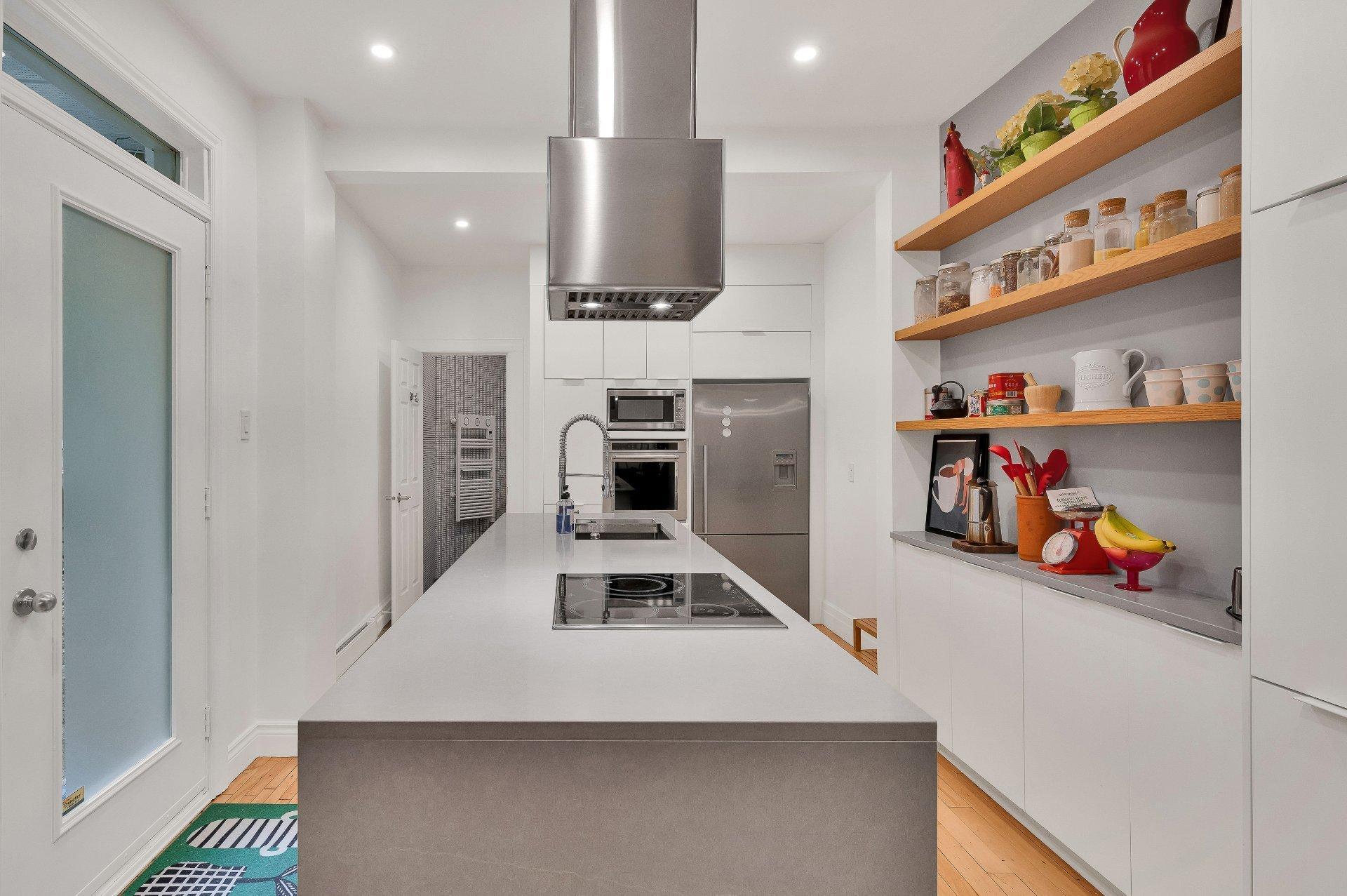 









5757


Rue Clark

,
Montréal (Le Plateau-Mont-Royal),




QC
H2T2V5

