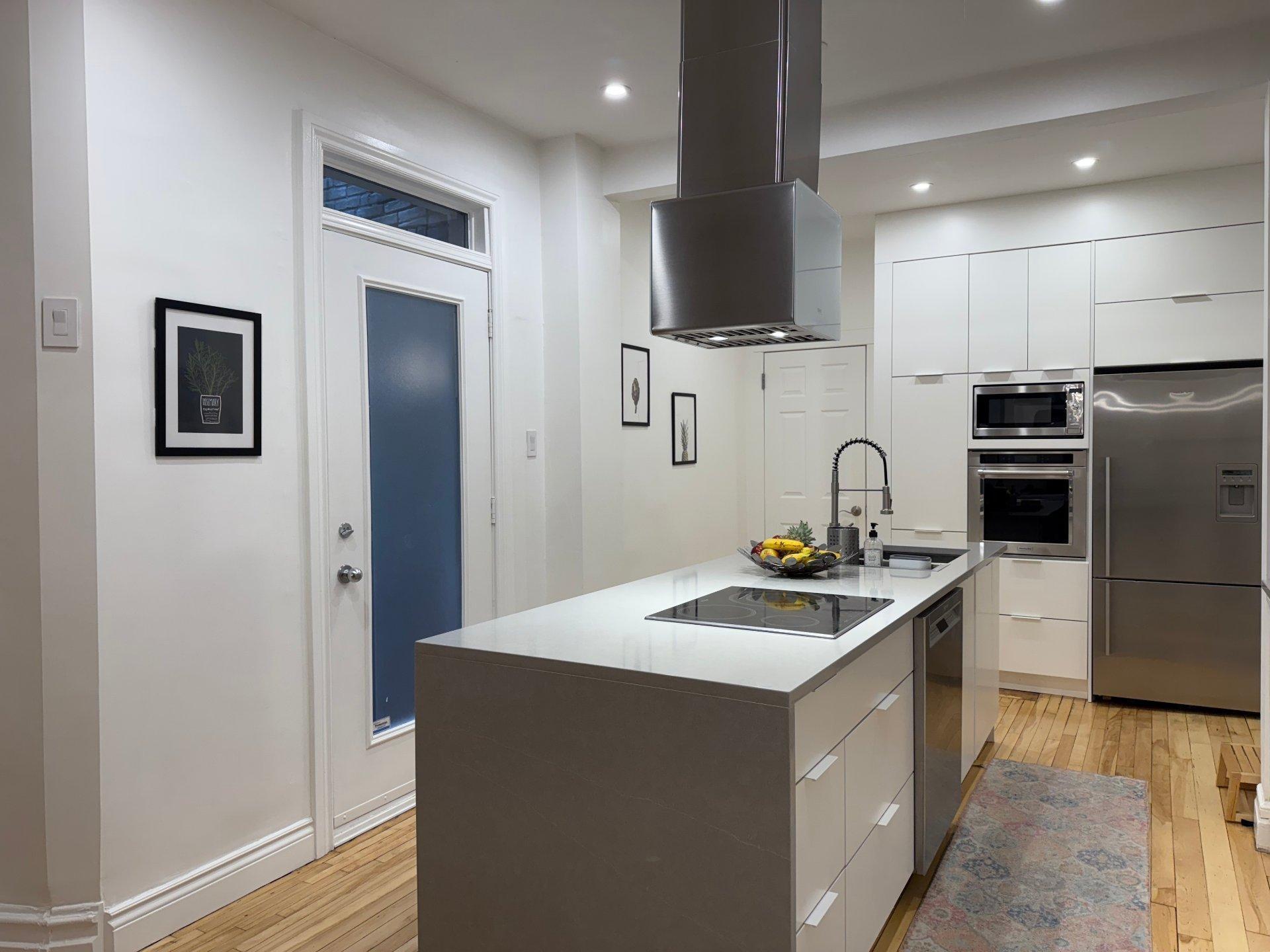 









5757


Rue Clark

,
Montréal (Le Plateau-Mont-Royal),




QC
H2T2V5

