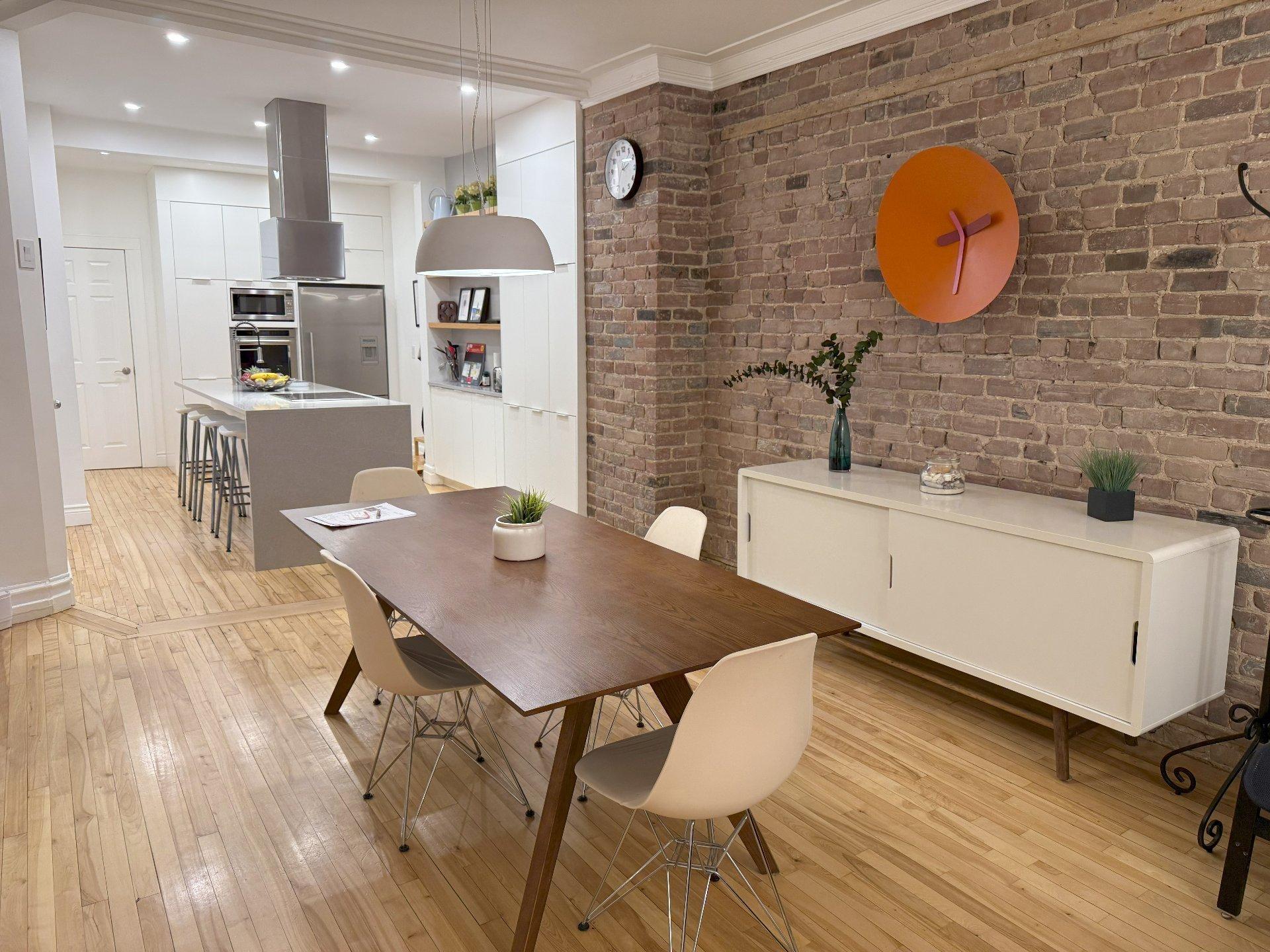 









5757


Rue Clark

,
Montréal (Le Plateau-Mont-Royal),




QC
H2T2V5

