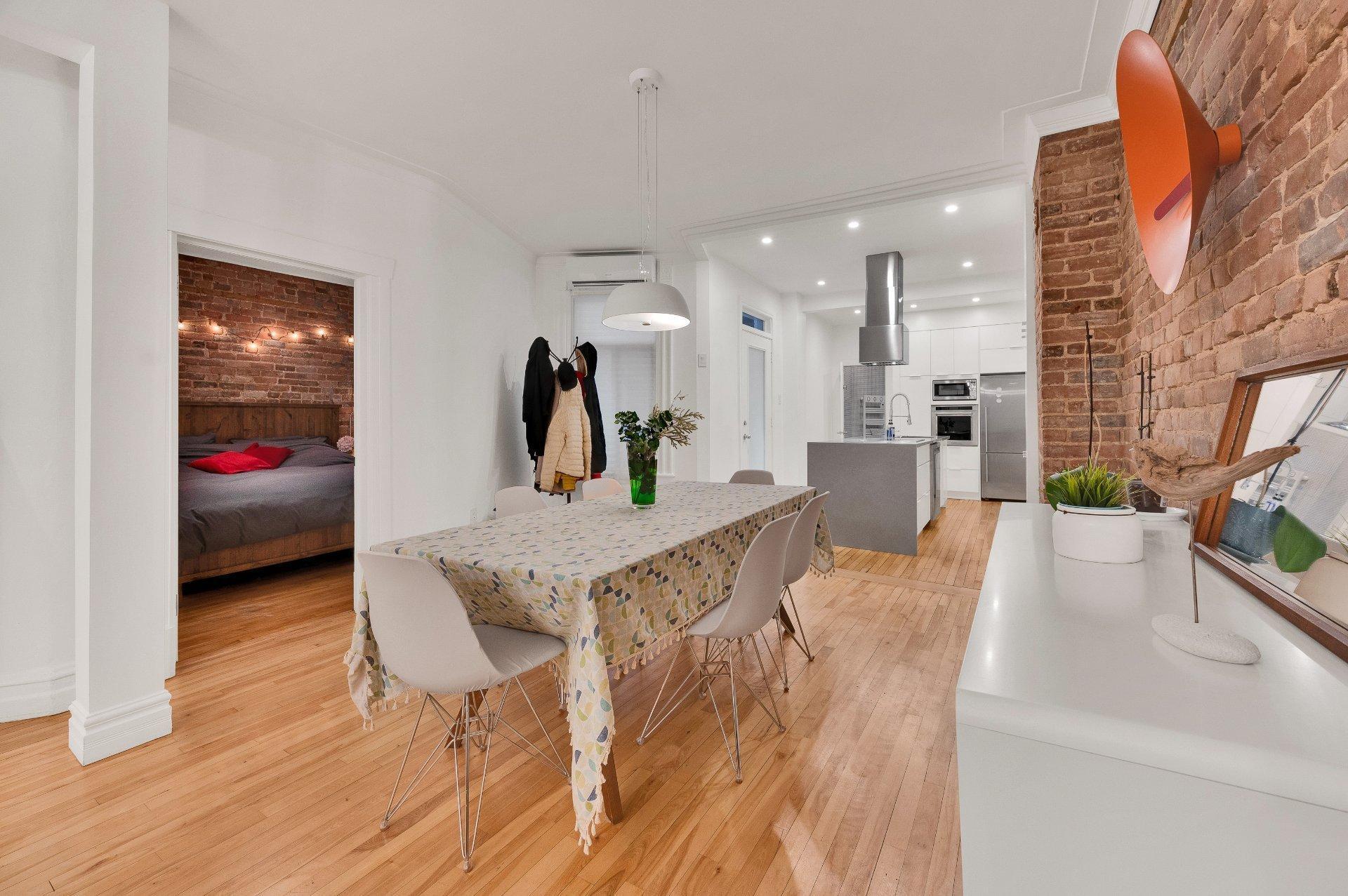 









5757


Rue Clark

,
Montréal (Le Plateau-Mont-Royal),




QC
H2T2V5

