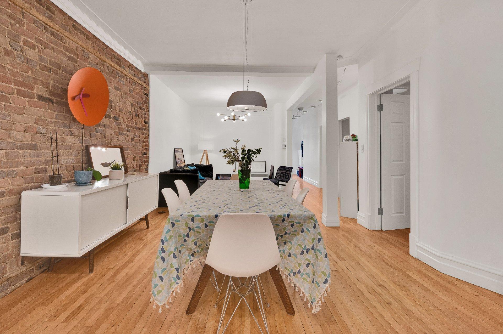 









5757


Rue Clark

,
Montréal (Le Plateau-Mont-Royal),




QC
H2T2V5

