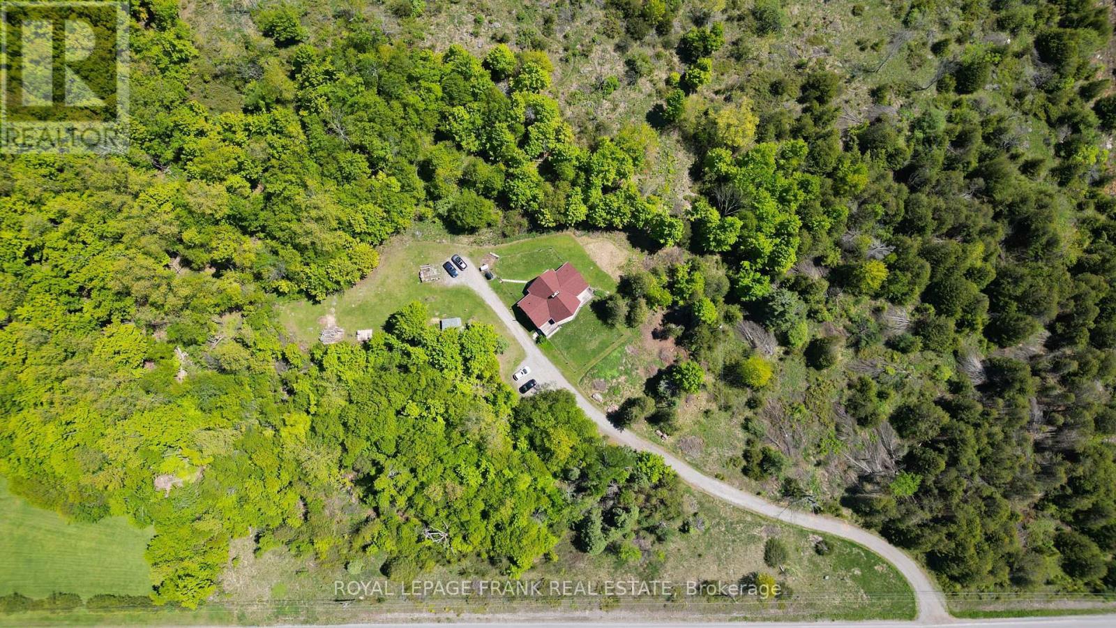 












884 CENTRE LINE ROAD

,
Marmora and Lake (Marmora Ward),




Ontario
K0K2M0

