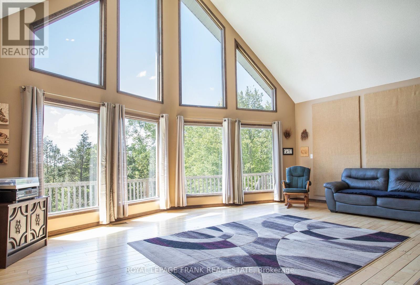 












884 CENTRE LINE ROAD

,
Marmora and Lake (Marmora Ward),




Ontario
K0K2M0

