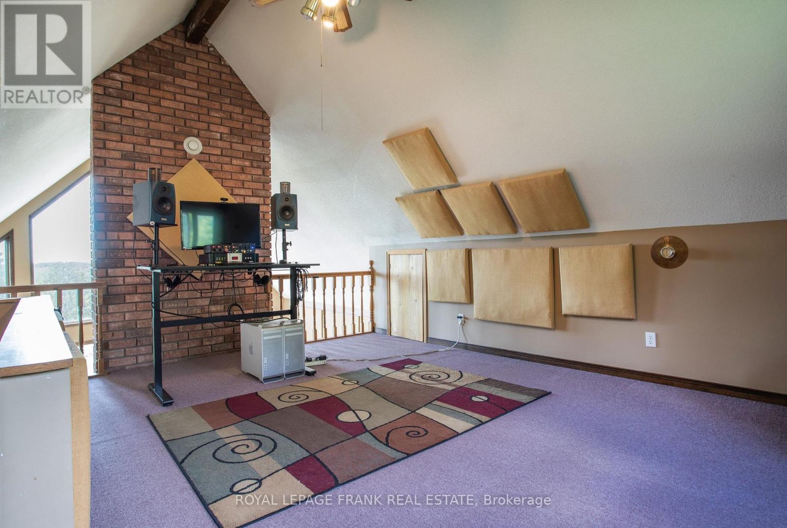 












884 CENTRE LINE ROAD

,
Marmora and Lake (Marmora Ward),




Ontario
K0K2M0

