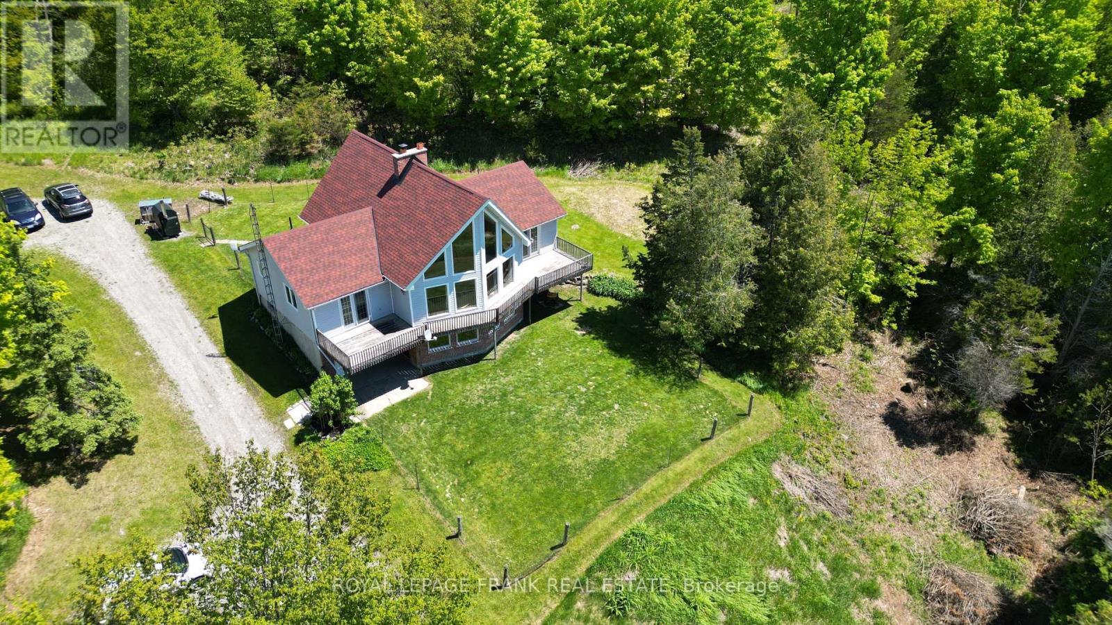 












884 CENTRE LINE ROAD

,
Marmora and Lake (Marmora Ward),




Ontario
K0K2M0

