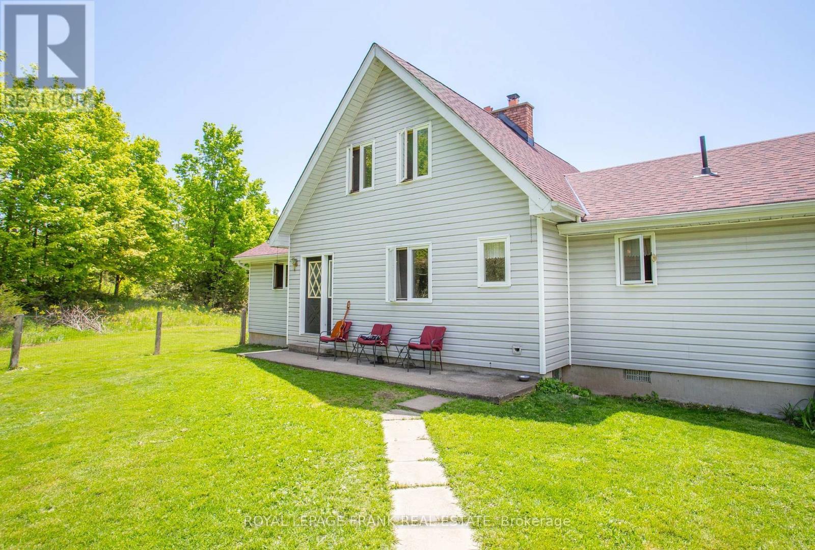 












884 CENTRE LINE ROAD

,
Marmora and Lake (Marmora Ward),




Ontario
K0K2M0

