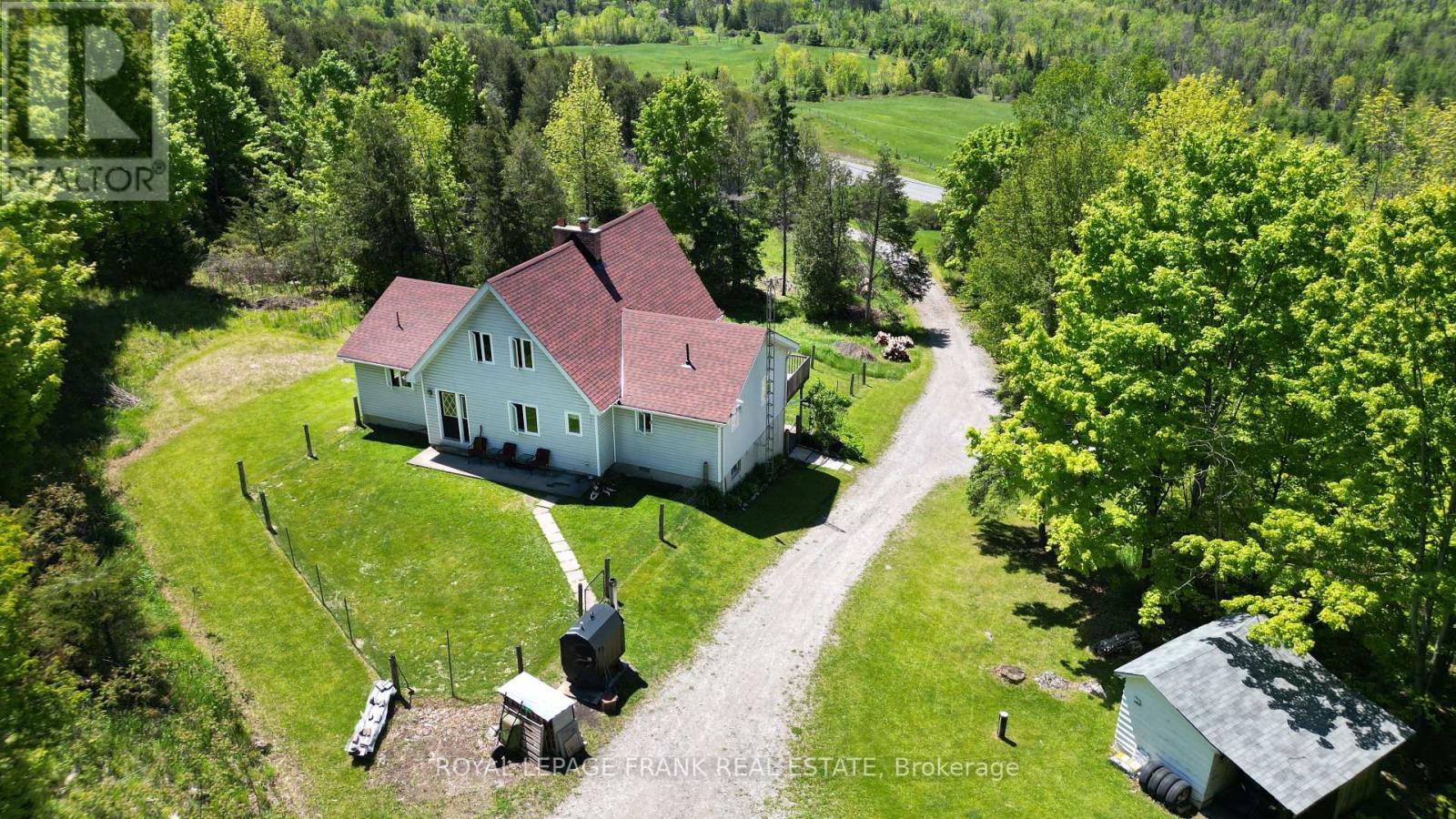 












884 CENTRE LINE ROAD

,
Marmora and Lake (Marmora Ward),




Ontario
K0K2M0

