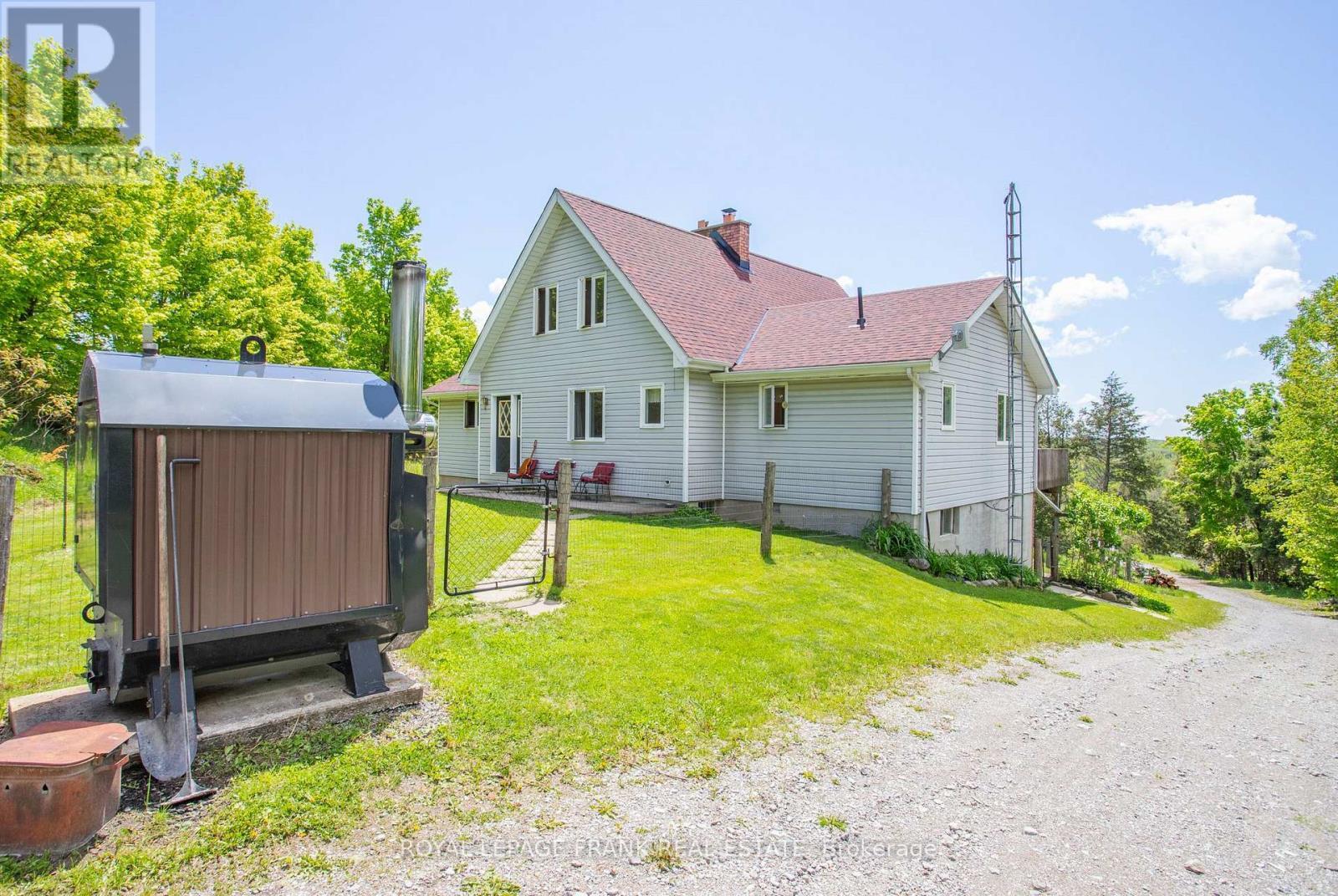 












884 CENTRE LINE ROAD

,
Marmora and Lake (Marmora Ward),




Ontario
K0K2M0

