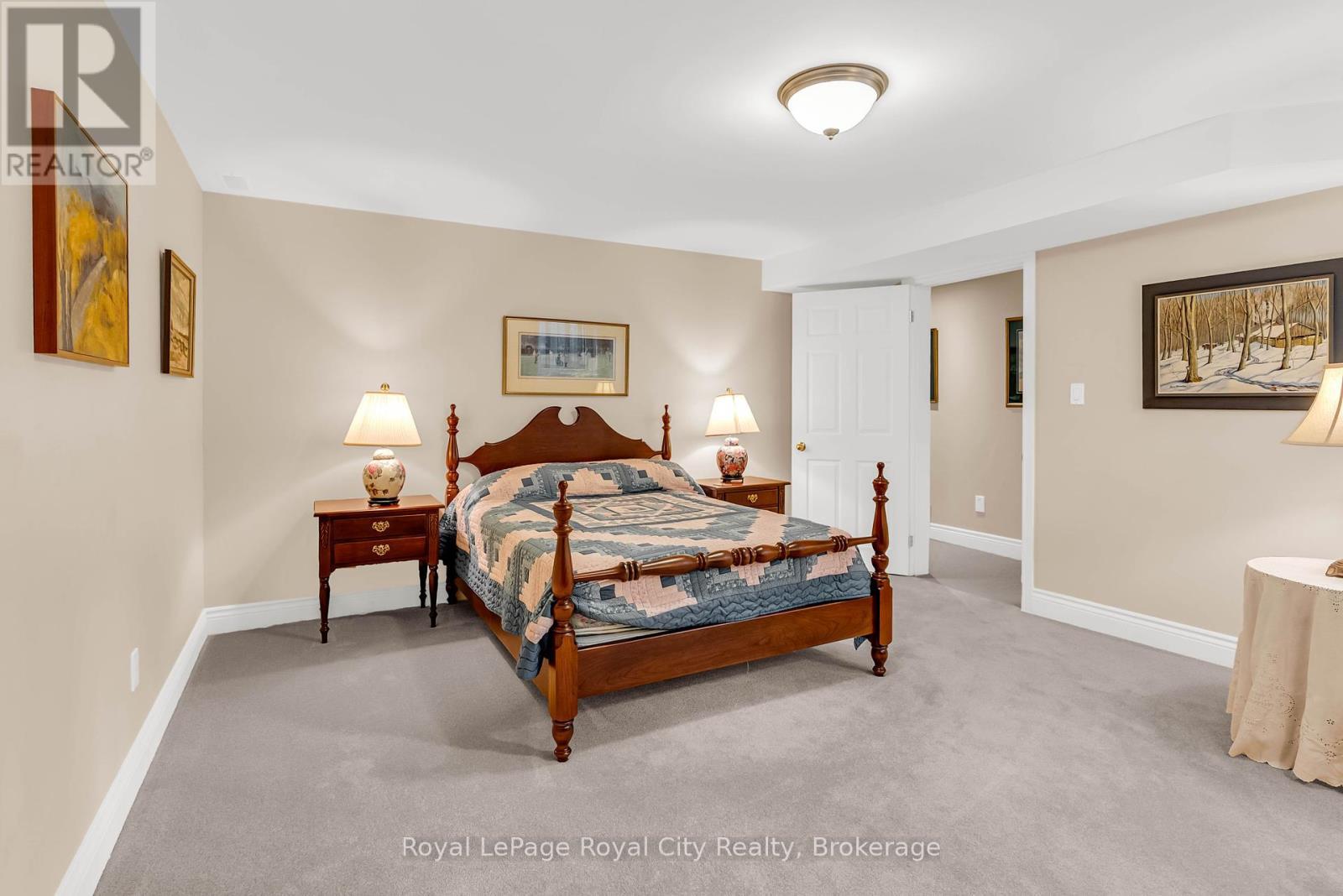 












12 WOOD DUCK COURT

,
Guelph (Kortright Hills),




Ontario
N1C1B1

