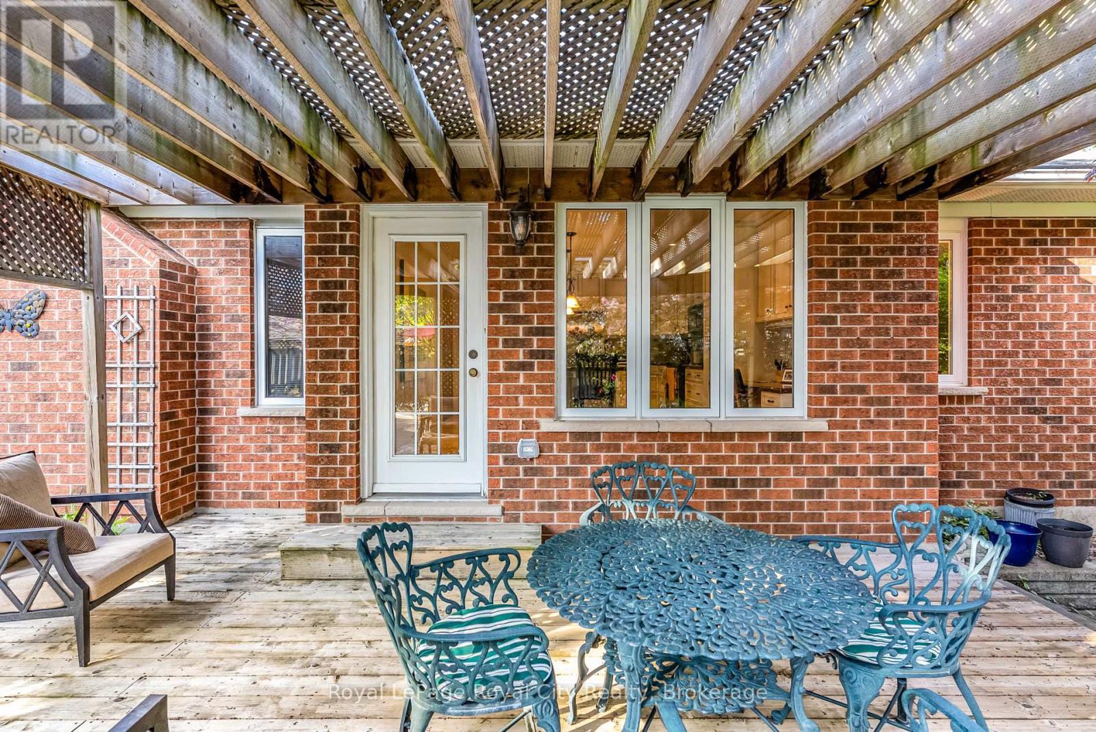 












12 WOOD DUCK COURT

,
Guelph (Kortright Hills),




Ontario
N1C1B1

