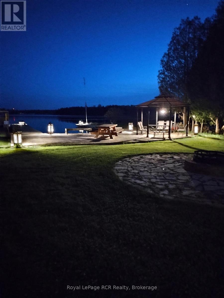 












149 GLENDALE AIRPORT ROAD

,
Chatsworth,




Ontario
N0H1R0

