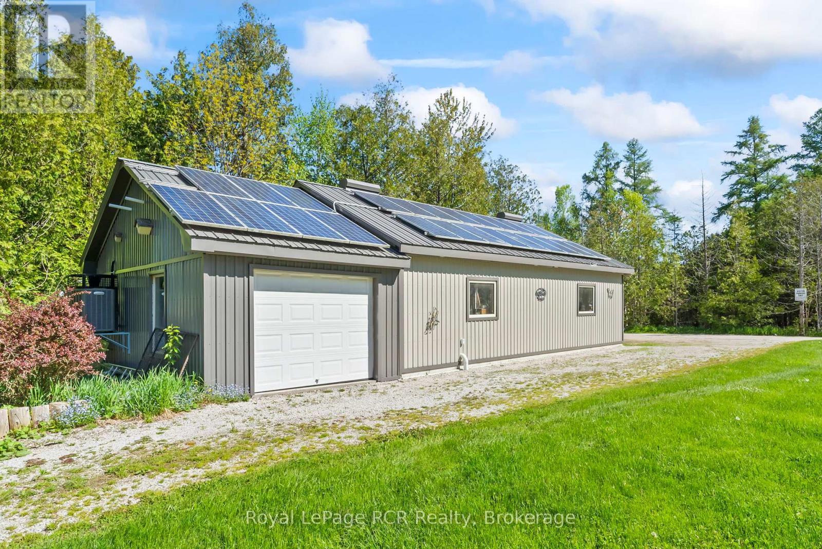 












149 GLENDALE AIRPORT ROAD

,
Chatsworth,




Ontario
N0H1R0

