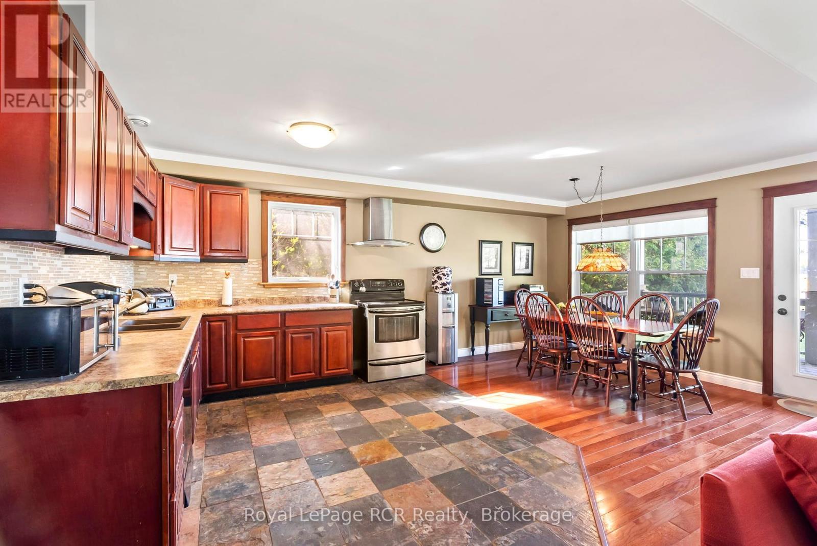 












149 GLENDALE AIRPORT ROAD

,
Chatsworth,




Ontario
N0H1R0

