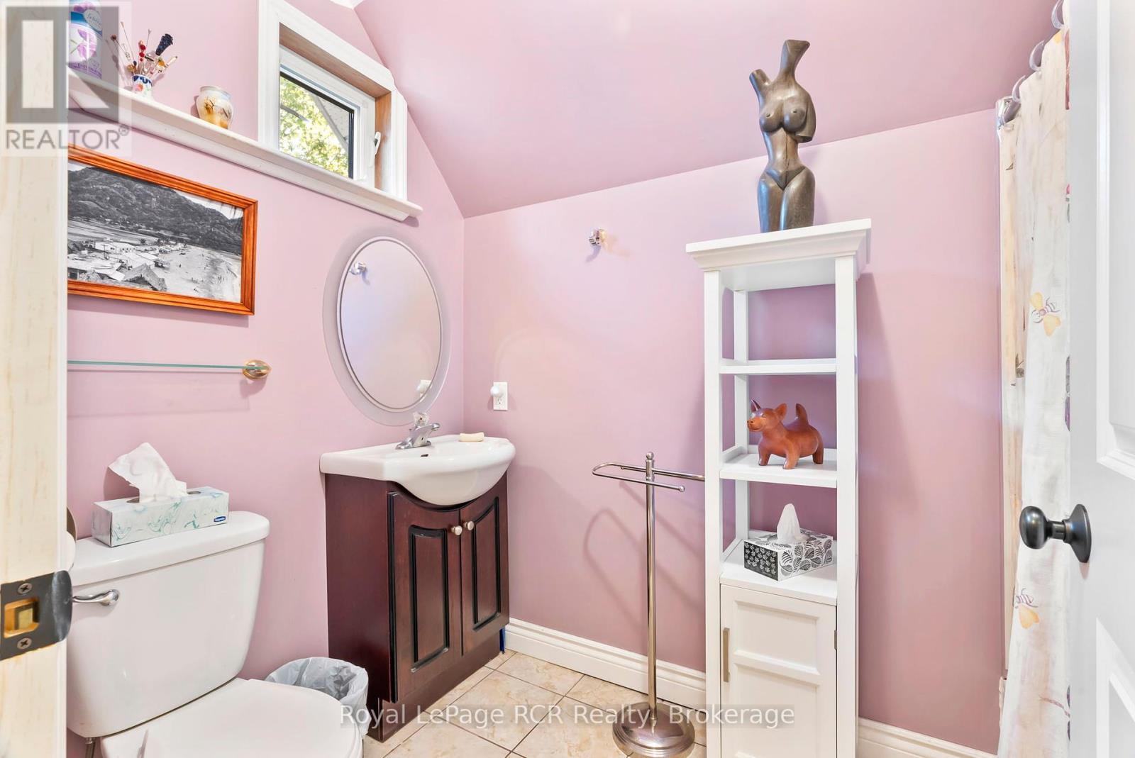 












149 GLENDALE AIRPORT ROAD

,
Chatsworth,




Ontario
N0H1R0

