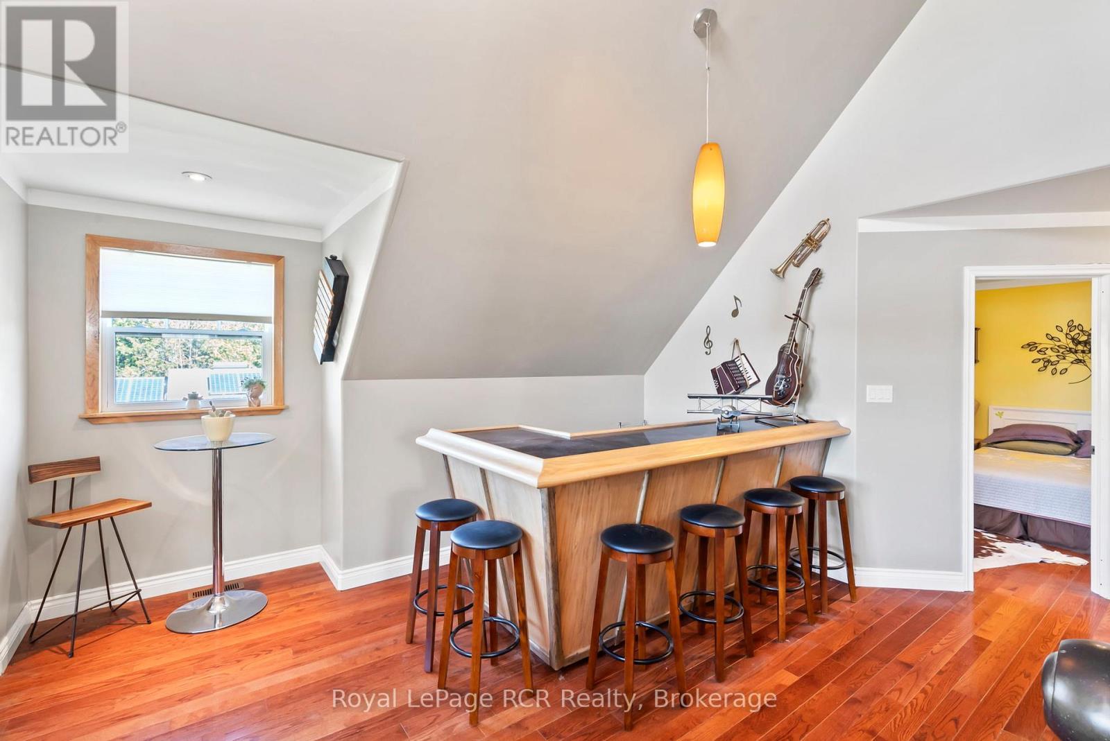 












149 GLENDALE AIRPORT ROAD

,
Chatsworth,




Ontario
N0H1R0

