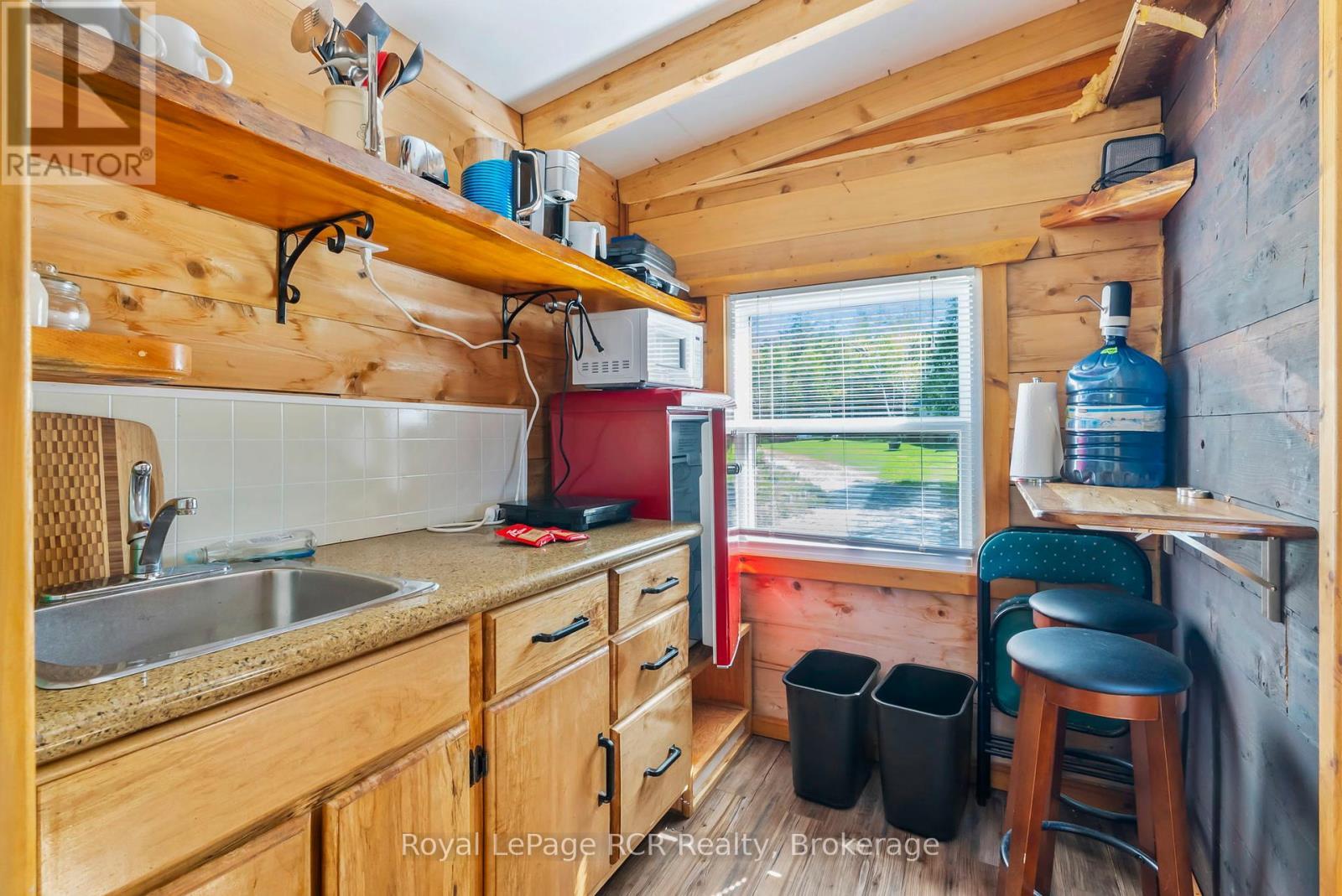 












149 GLENDALE AIRPORT ROAD

,
Chatsworth,




Ontario
N0H1R0

