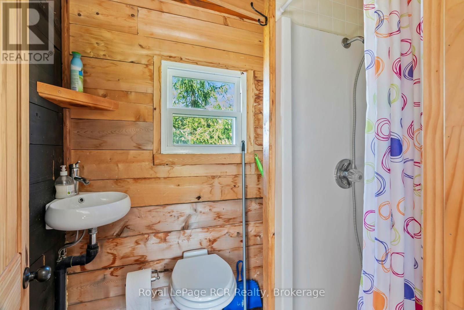












149 GLENDALE AIRPORT ROAD

,
Chatsworth,




Ontario
N0H1R0

