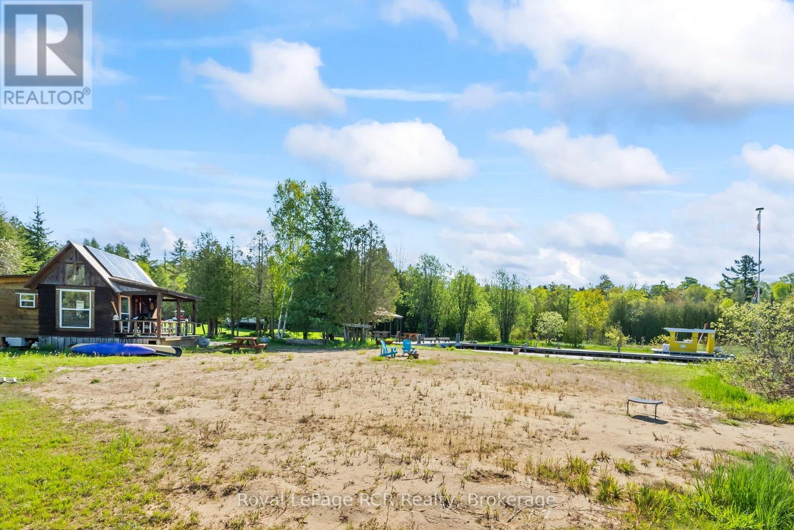 












149 GLENDALE AIRPORT ROAD

,
Chatsworth,




Ontario
N0H1R0

