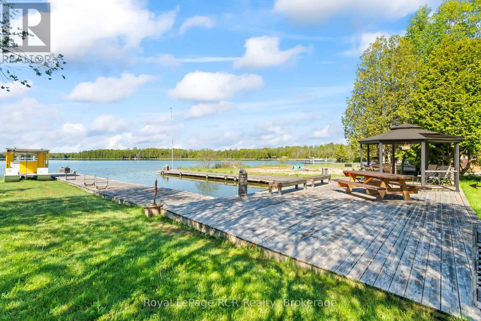












149 GLENDALE AIRPORT ROAD

,
Chatsworth,




Ontario
N0H1R0

