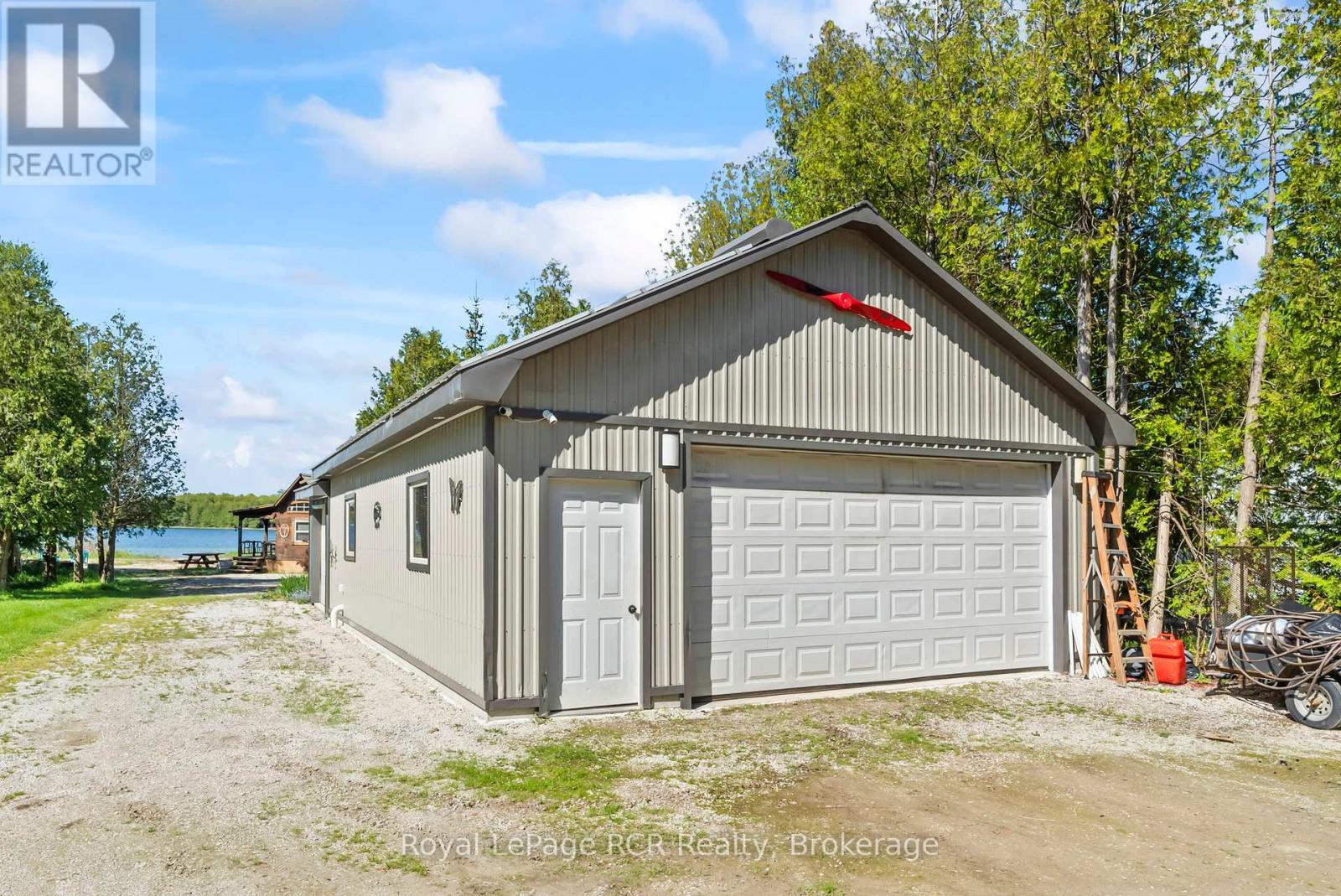 












149 GLENDALE AIRPORT ROAD

,
Chatsworth,




Ontario
N0H1R0


