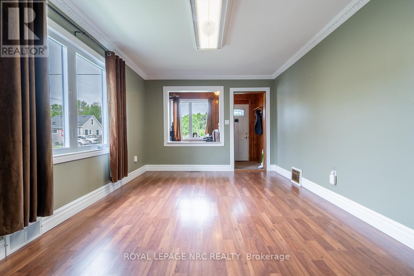 












80 CHETWOOD STREET

,
St. Catharines (Western Hill),




Ontario
L2S2A4

