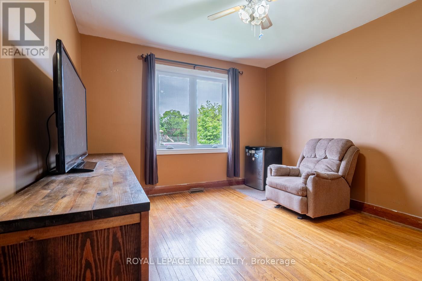 












80 CHETWOOD STREET

,
St. Catharines (Western Hill),




Ontario
L2S2A4

