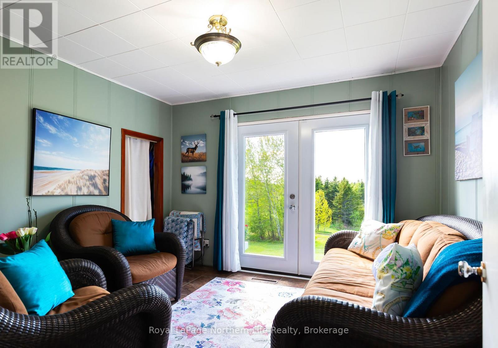 












81 BEAR LAKE ROAD

,
West Nipissing (Verner),




Ontario
P0H2M0

