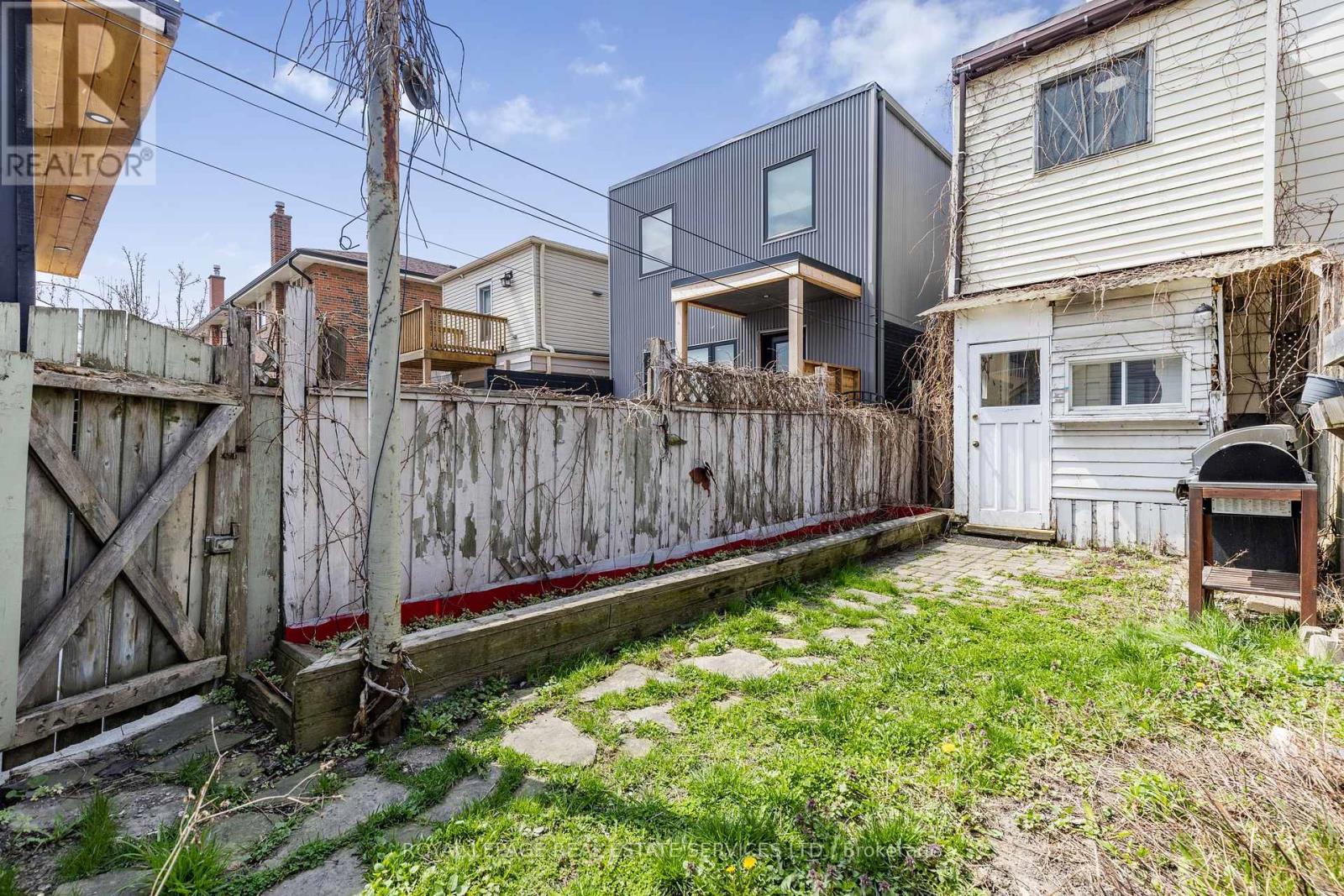 












195 ISLINGTON AVENUE

,
Toronto,




Ontario
M8V3B8

