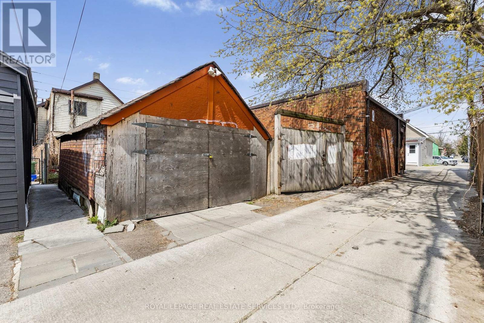 












195 ISLINGTON AVENUE

,
Toronto,




Ontario
M8V3B8

