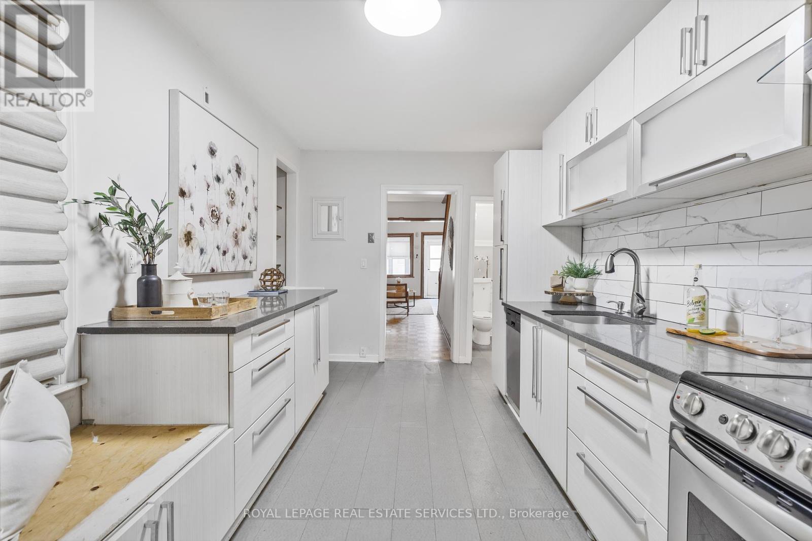 












195 ISLINGTON AVENUE

,
Toronto,




Ontario
M8V3B8

